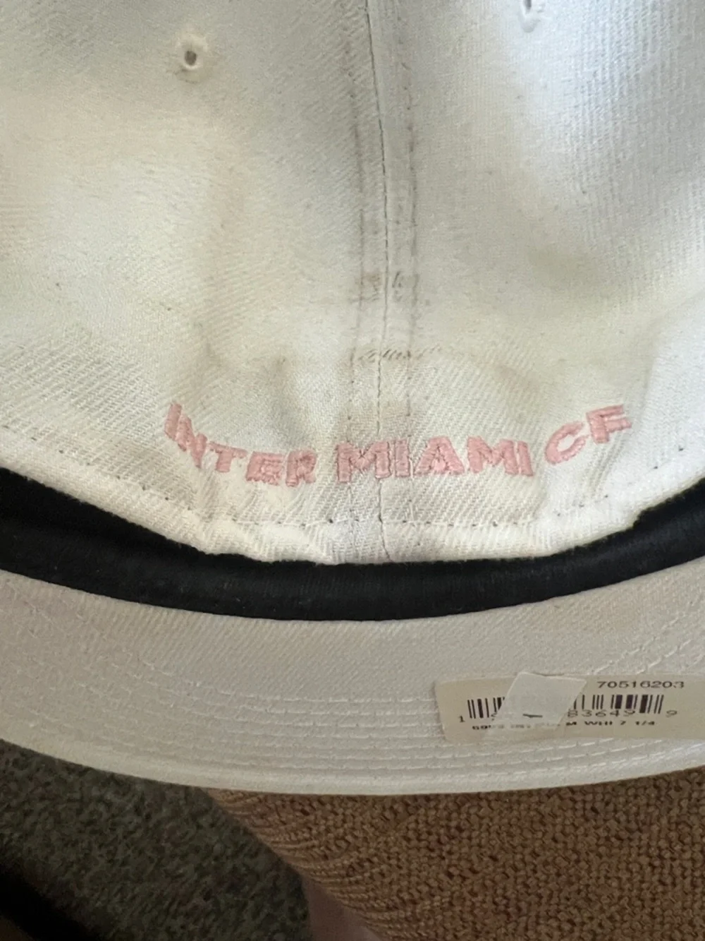 Rare inter Miami fc New Era white fitted Cap with Pink size seven one forth - Picture 3 of 3